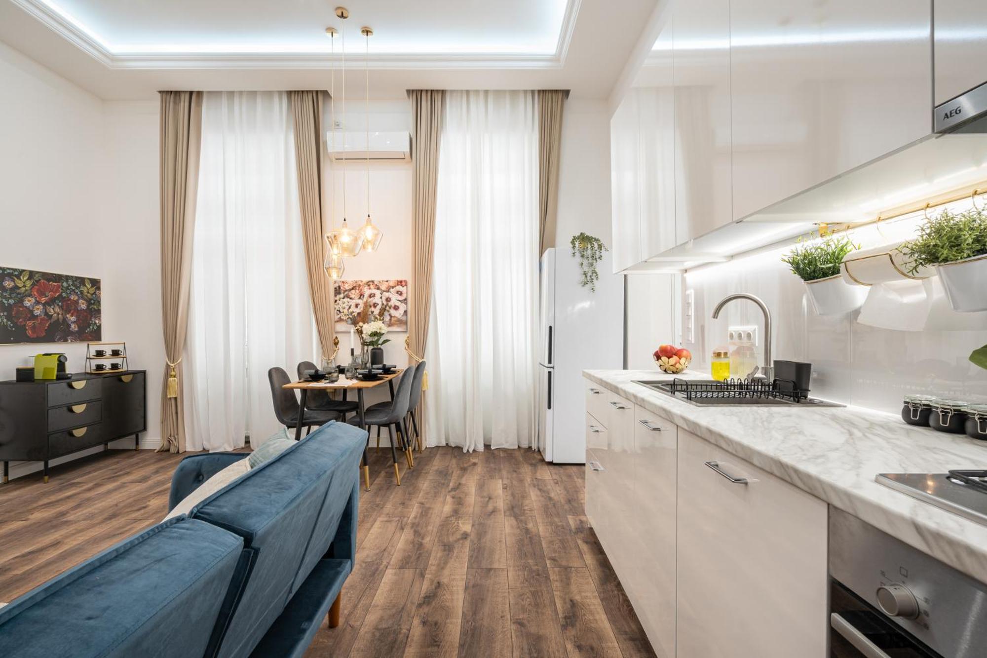 Blue Velvet Luxury Apartment Budapest Esterno foto